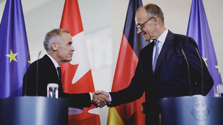 Friedrich Merz und Mark Carney am Dienstag nach ihrem Treffen im Bundeskanzleramt in Berlin.