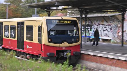 Ab Bahnhof Griebnitzsee fährt die S 7 nur noch alle 20 Minuten, bislang gibt es kein Datum für die Wiederaufnahme des 10-Minuten-Taktes.