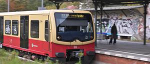 Ab Bahnhof Griebnitzsee fährt die S 7 nur noch alle 20 Minuten, bislang gibt es kein Datum für die Wiederaufnahme des 10-Minuten-Taktes.