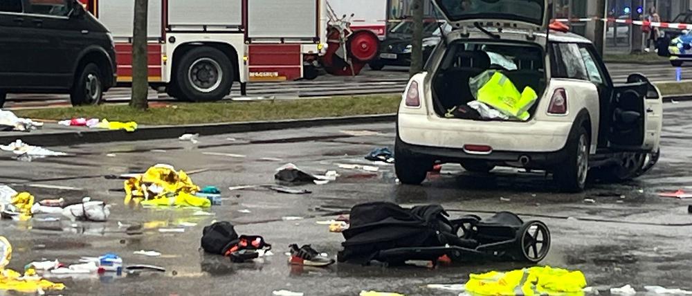 Mit seinem Auto überfuhr der Mann mehrere Menschen. (Archivbild)