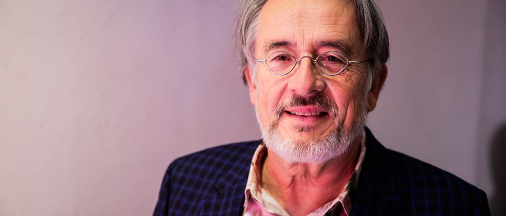 Mit 66 Jahren, da fängt das Leben an: Gert Scobel bleibt auch als Rentner aktiv bei Youtube. (Archivbild)