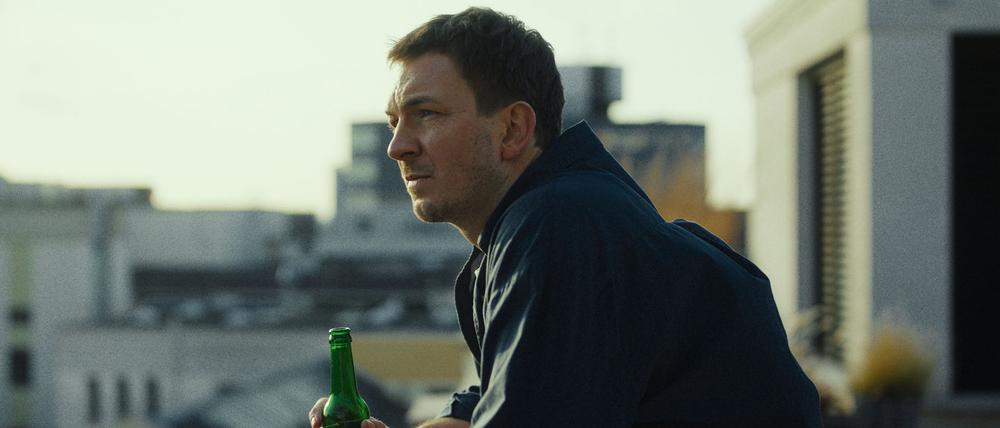 Die Kultur der Nullerjahre sieht der Schauspieler ambivalent - Johannes Kienast hier in der Rolle des Peppi der Serie „Chabos“.