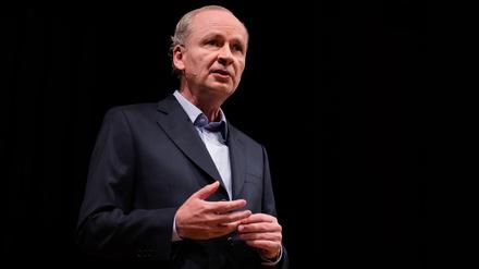 Der Bestsellerautor Ferdinand von Schirach erklärt, wie er zur Frage nach dem Sinn des Lebens steht. (Archivbild)