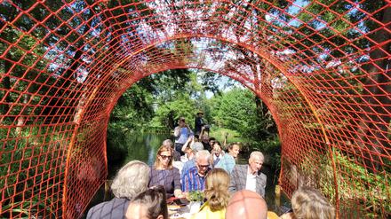 Für die Natur wird es in Zeiten des Klimawandels eng, auch im Spreewald: Kunstwerk von Andrea J. Grote. 
