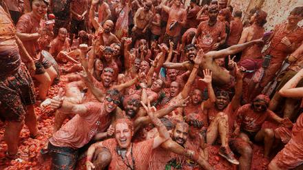 La „Tomatina“ gilt als die größte Lebensmittelschlacht der Welt.