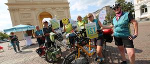 75 Menschen mit und ohne Depression radeln bei der „Mut-Tour“ quer durch Deutschland. Am Mittwoch machten sie in Potsdam Halt.