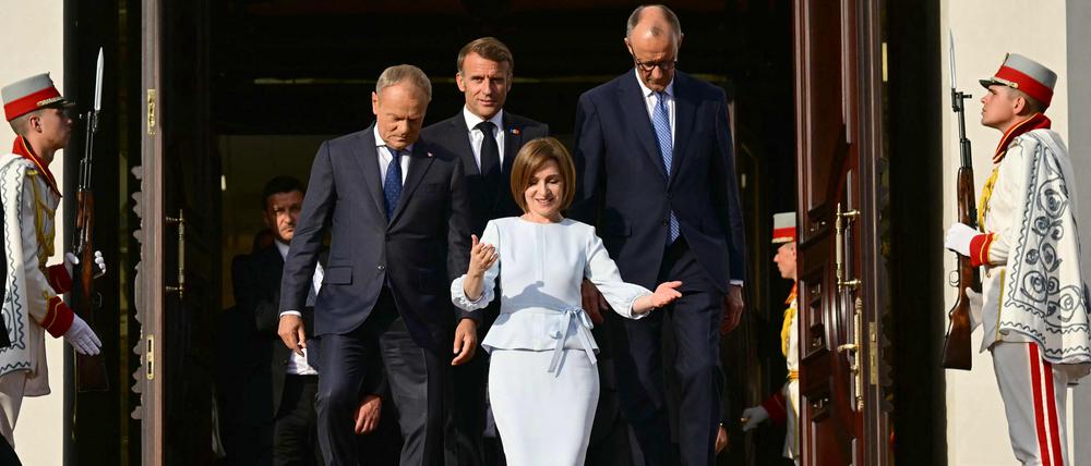 Drei Staats- und Regierungschefs für Maia Sandu – der europafreundliche Kurs der moldauischen Präsidentin wird von Donald Tusk, Emmanuel Macron und Friedrich Merz unterstützt.