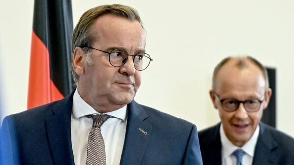 Bundeskanzler Friedrich Merz polarisiere, sagt Meinungsforscher Matthias Jung. Verteidigungsminister Boris Pistorius hingegen sei „ungewöhnlich populär“, auch im Vergleich zu anderen SPD-Politikern.