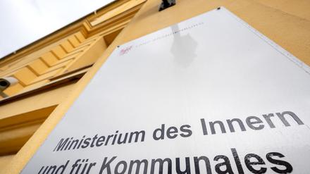 Das Brandenburger Innenministerium äußert sich zu der Förderung der AfD-nahen Erasmus-Stiftung. (Archivbild)