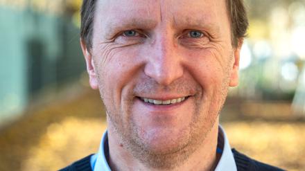 Roland Schröder, der bisherige SPD-Fraktionsvorsitzende in Berlin-Pankow, wechselt im September zur Partei „Die Linke“.
