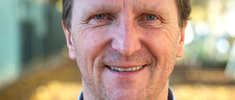 Roland Schröder, der bisherige SPD-Fraktionsvorsitzende in Berlin-Pankow, wechselt im September zur Partei „Die Linke“.