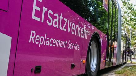 Seit Anfang August fährt im Regionalverkehr zwischen Hamburg und Berlin ein umfassender Ersatzverkehr. 
