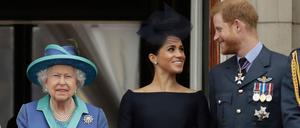 Ein Bild aus vergangenen Zeiten: Elizabeth II., Meghan und Prinz Harry 