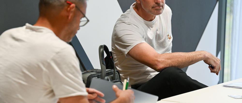 Marco Antwerpen und Frank Döpper dürfen vorerst nicht als Fußball-Trainer arbeiten.