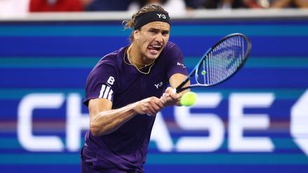 Alexander Zverev schafft bei den US Open den Einzug in die nächste Runde.