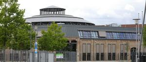 Der ehemalige Lokschuppen des Lokomotivbau-Unternehmens Orenstein & Koppel in Potsdam wird nach Umbau als Hauptzollamt genutzt.