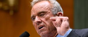 US-Gesundheitsminister Robert F. Kennedy Jr. spricht vor einem Senatsausschuss für Gesundheit, Bildung, Arbeit und Renten im US-Kapitol in Washington.