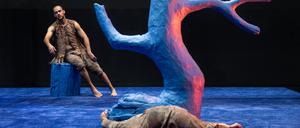 Zerrbild einer degenerierten Gemeinschaft. Ligia Lewis hat mit dem Cullberg Tanzensemble „Some Thing Folk“ inszeniert. 