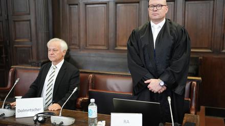 Sascha Böttner (r.) ist der Verteidiger des israelischen Angeklagten.
