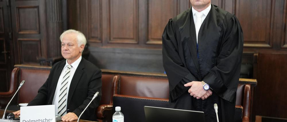 Sascha Böttner (r.) ist der Verteidiger des israelischen Angeklagten.