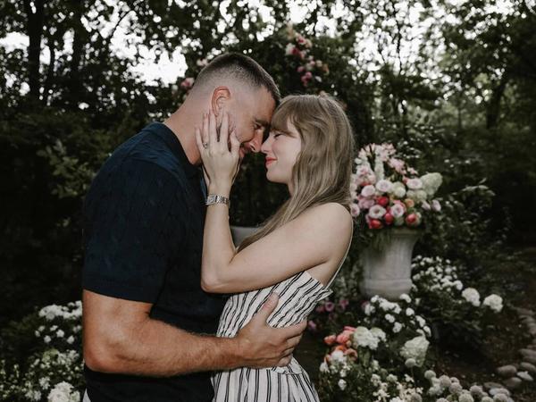 August 26, 2025, Exact Location Unknown, USA: TAYLOR SWIFT and TRAVIS KELCE announced their engagement on Instagram Tuesday, sharing photos of their garden proposal. Your English teacher and your gym teacher are getting married, the pair wrote on their social media post. The exact location of their proposal remains unknown. Exact Location Unknown USA - ZUMA 20250826_ent_z03_032 Copyright: xTaylorxSwiftxandxTravisxKelcex