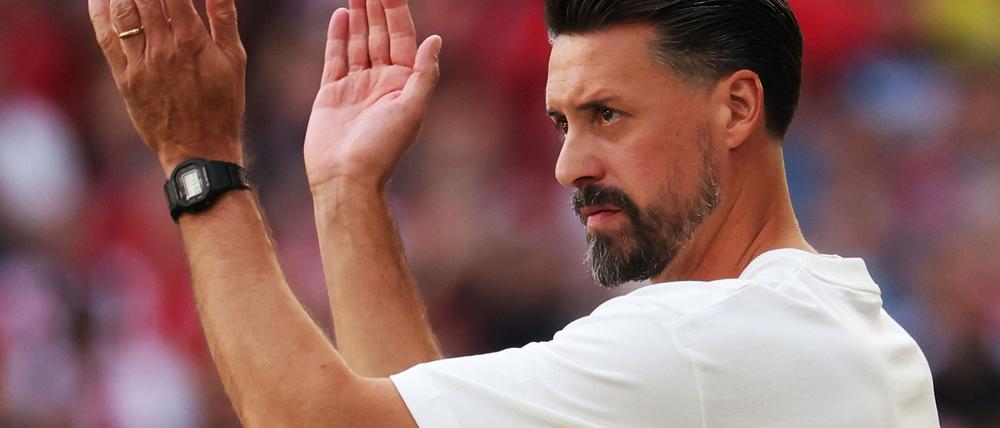 Sandro Wagner feiert am Samstag seine Heimpremiere als Augsburg-Trainer. (Archivbild)