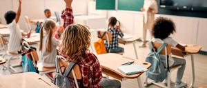 Fast 60 Prozent der Berliner wünschen sich, dass Schulen frühzeitig Wissen über Ökonomie und Unternehmertum vermitteln.