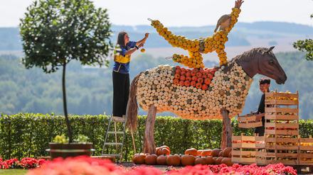 Im Schlosspark Lichtenwalde beginnt ein ungewöhnliches Festival. 