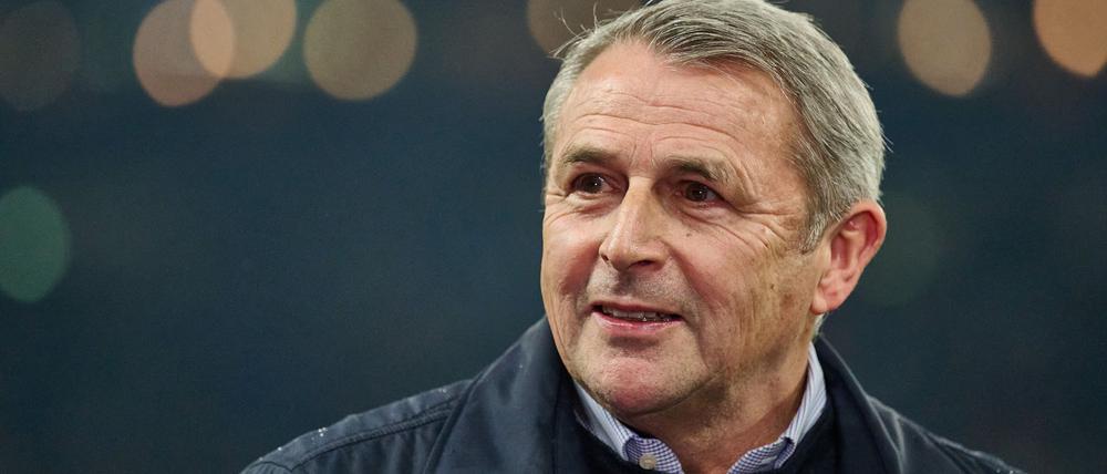 Fortunas Sportvorstand Klaus Allofs verpflichtete noch einen Abwehrspieler. 