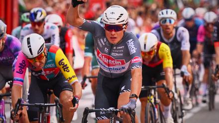 Jasper Philipsen hat die 8. Etappe der Vuelta gewonnen. 