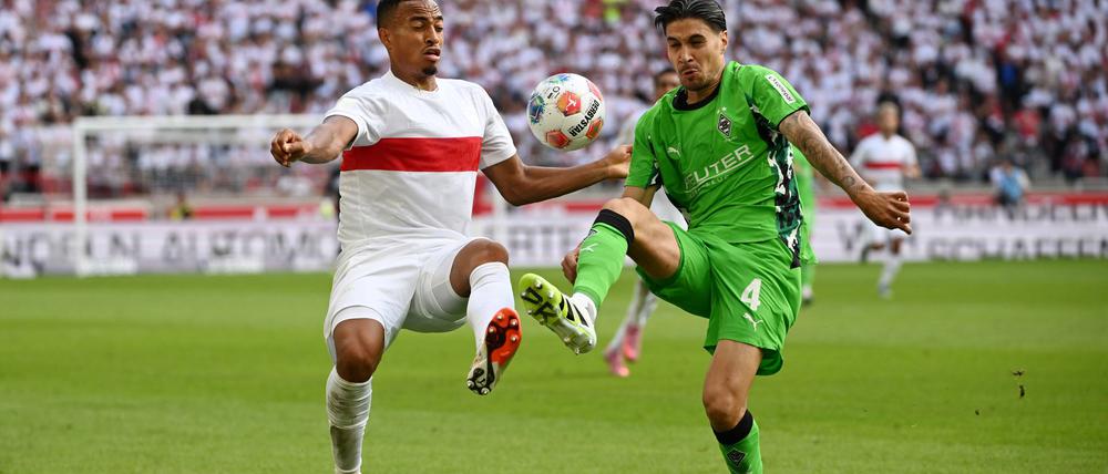 Die Stuttgarter um Jamie Leweling (l) taten sich gegen Gladbach sehr schwer.