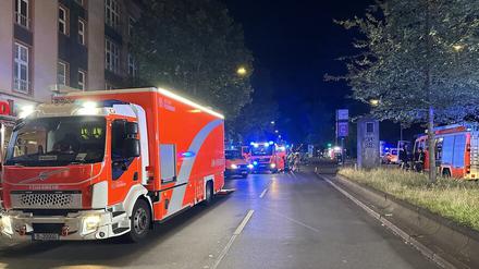 Die Berliner Feuerwehr hat nach einem Kellerbrand in Gesundbrunnen 46 Menschen gerettet.