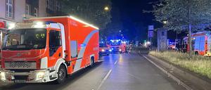 Die Berliner Feuerwehr hat nach einem Kellerbrand in Gesundbrunnen 46 Menschen gerettet.