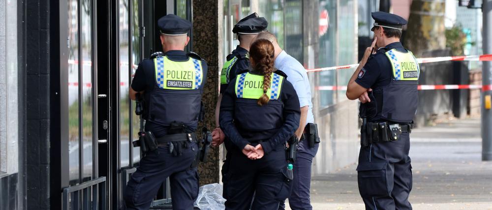 Die Polizei geht von einem Gewaltverbrechen aus.