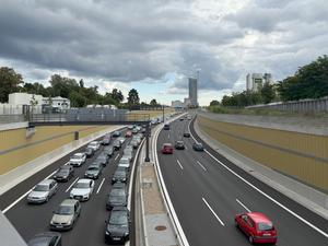 Durch den neuen Abschnitt der A100 kommt es immer wieder zu Staus rund um den Treptower Park.
