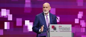 Volker Geyer, der Bundesvorsitzende des dbb  beamtenbund und tarifunion