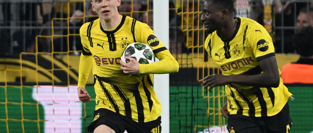 Wechsel kein Thema: Maximilian Beier (l) soll in Dortmund bleiben.