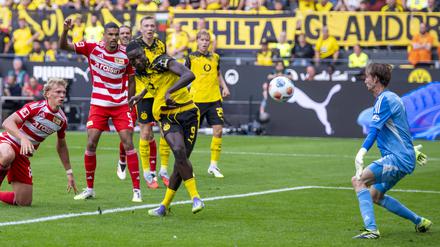 Serhou Guirassy schoss Borussia Dortmund kurz vor der Pause in Führung.