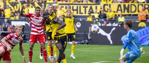 Serhou Guirassy schoss Borussia Dortmund kurz vor der Pause in Führung.
