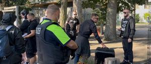 Julian Milz, Haftantritt