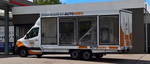 Ein gläserner Truck von Autohero.