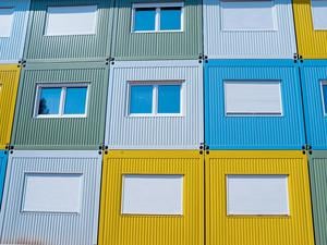 Blick auf ein Containerdorf für Flüchtlinge in Berlin (Symbolbild). 