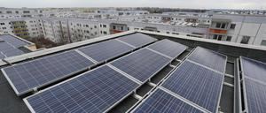 Solaranlagen in der Platte, hier in Berlin-Lichtenberg.