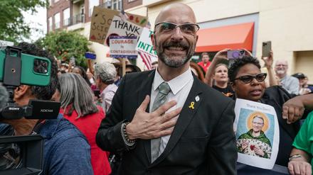 Demetre Daskalakis: Der ranghöchste Impfexperte der USA trat zurück, weil er die Arbeit der Gesundheitsbehörde durch politische Einflussnahme gefährdet sieht.