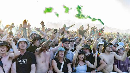 Symbolbild: Oasis-Fans besuchen das Konzert im Heaton Park, Manchester am 11.07.2025.