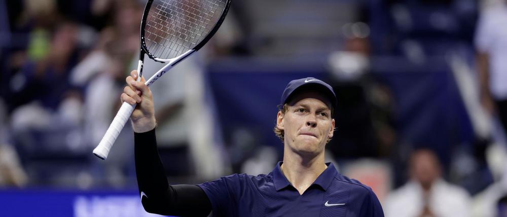 Titelverteidiger Jannik Sinner rauscht bei den US Open ins Viertelfinale.