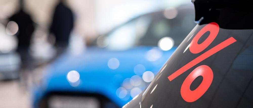 Viele Menschen finanzieren Anschaffungen per Kredit. (Symbolbild)