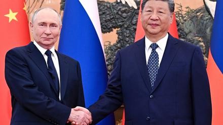 Russlands Präsident Putin will nach dem Gipfel noch eine Militärparade in Peking besuchen.  