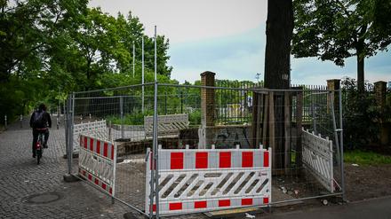 „Ein Rückbau der Zaunanlagen ist nicht nötig“, heißt es vom Senat. (Archivbild)