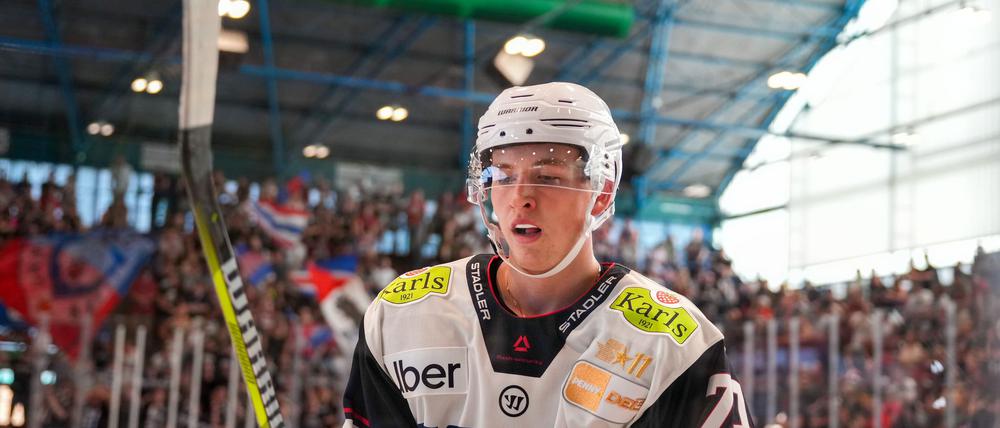 Maxim Schäfer von den Eisbären Berlin wechselt auf Leihbasis nach Kanada. (Archivbild)
